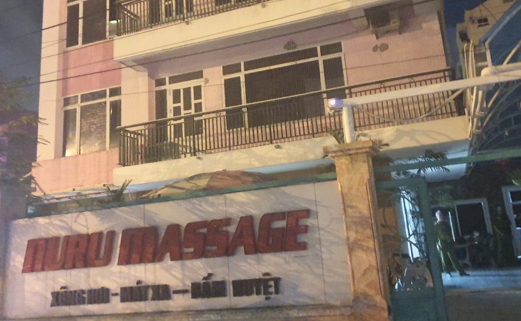 Phòng Cảnh sát QLHC về TTXH: Phát hiện 3 cơ sở karaoke, massage vi phạm quy định về ANTT